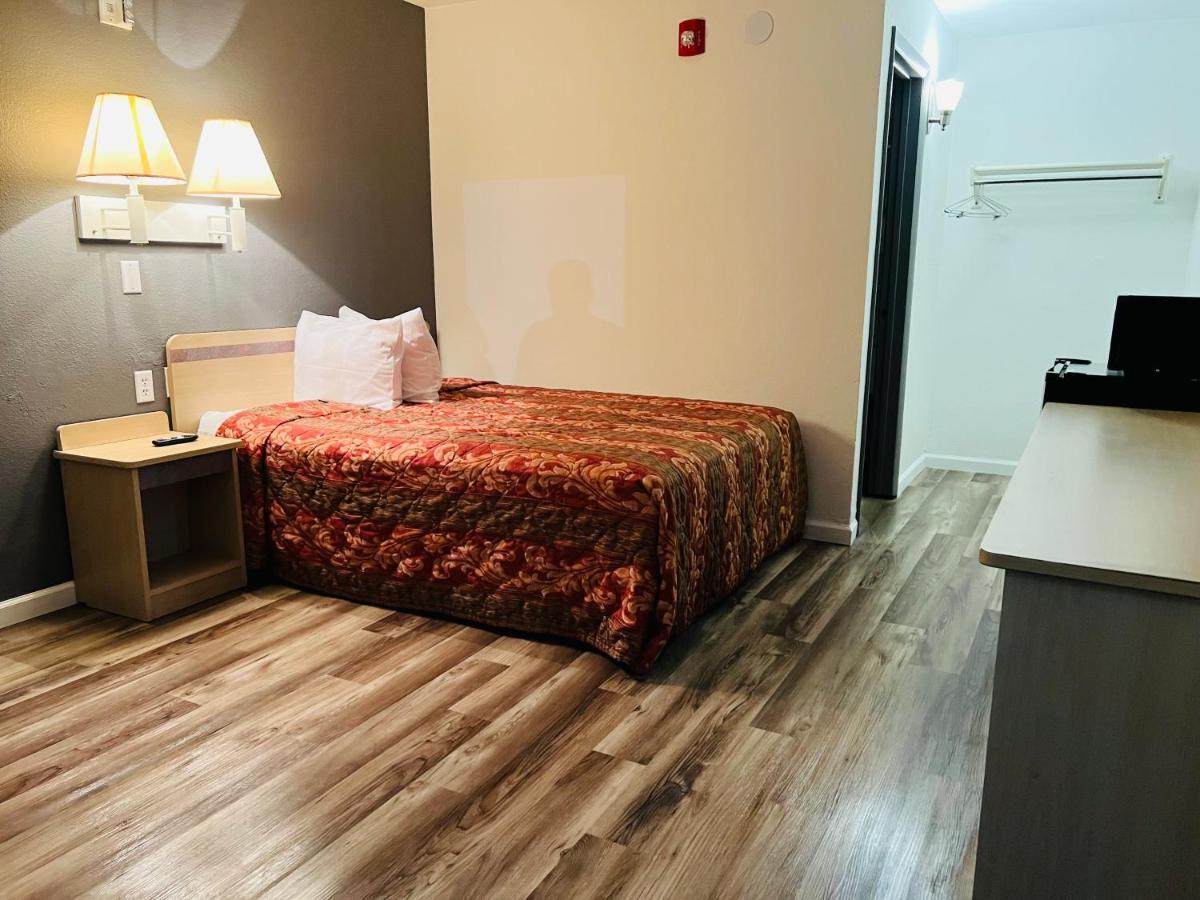 Regency Inn Tulsa Oakhurst Esterno foto