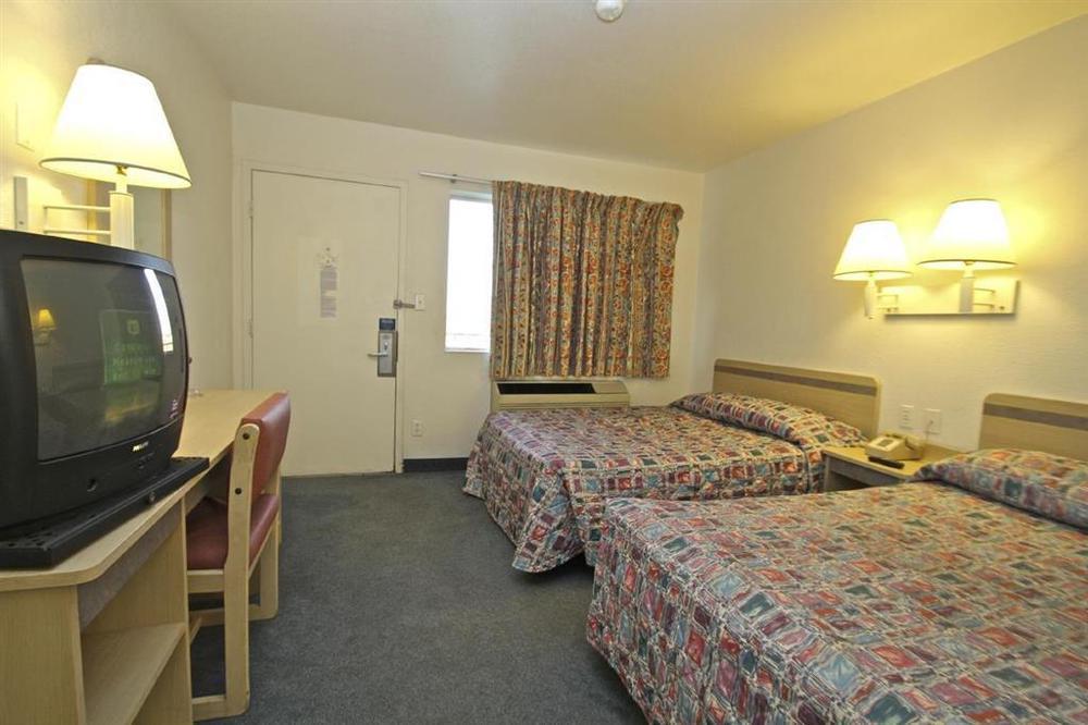 Regency Inn Tulsa Oakhurst Camera foto