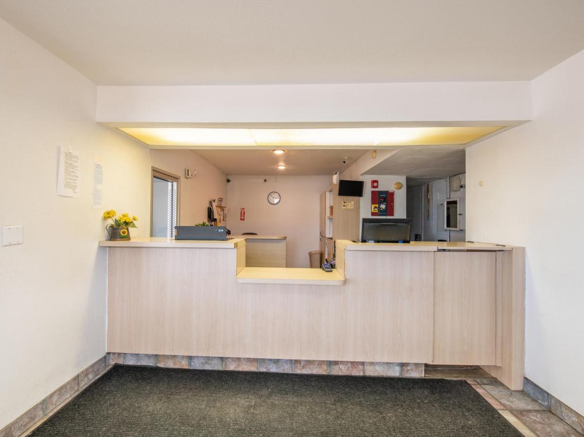 Regency Inn Tulsa Oakhurst Esterno foto